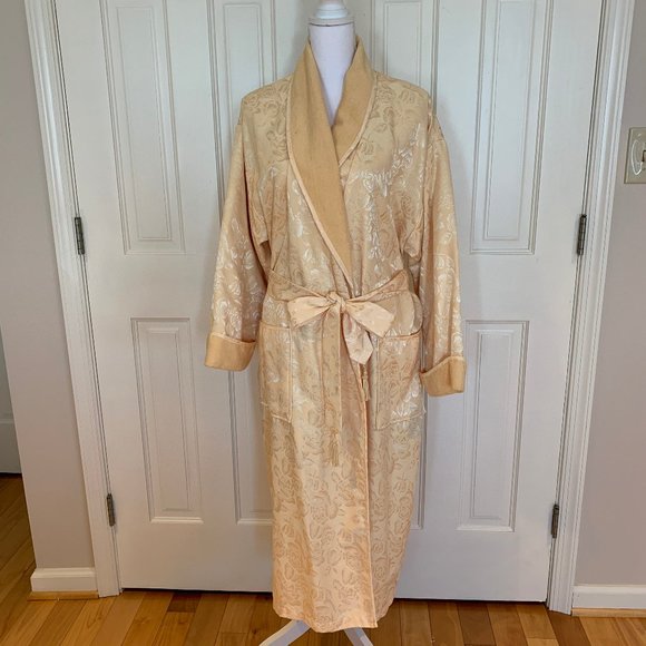 Victoria's Secret Luxurious Gold Label Robe - Picture 2 of 8